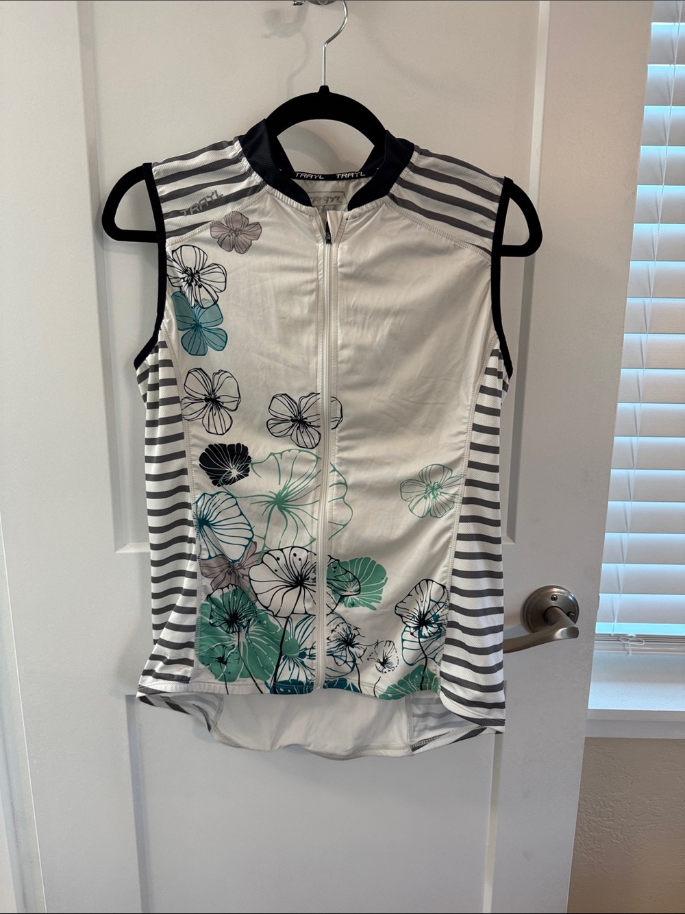 Sleeveless Floral Zip Cycling Jersey White Teal Black Accents Sporty Top